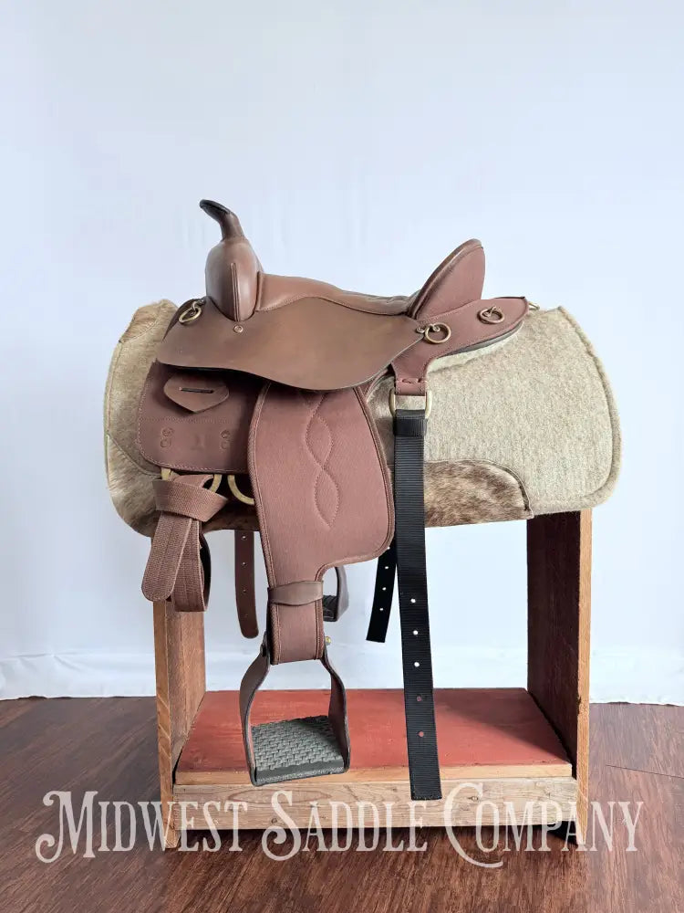 14.5” King Series Trekker Neutron Western Synthetic Endurance Saddle with Horn Brown Endurance Saddle