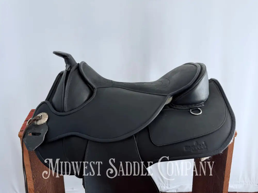 15-16” Barefoot Arizona Treeless Western Saddle with Additional Sheepskin Seat Size 2 Western Saddle