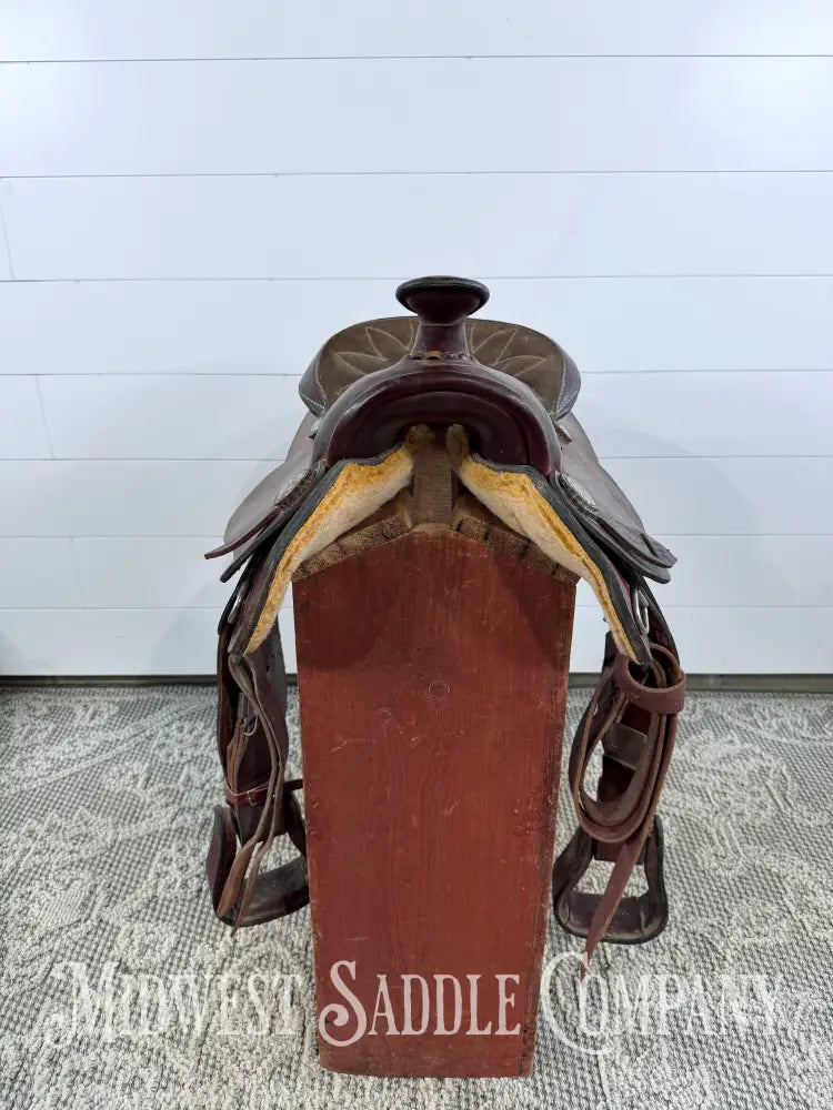 15’’ American Saddlery Trail Saddle 7’’ Gullet Round Skirt - 15’’ / 7’’ - Western Saddle