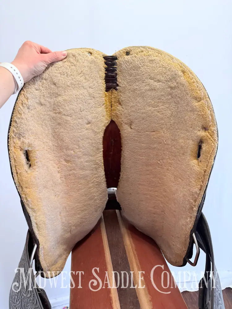 15” Circle Y Arabian Western Show Saddle with Round Skirt Western Saddle