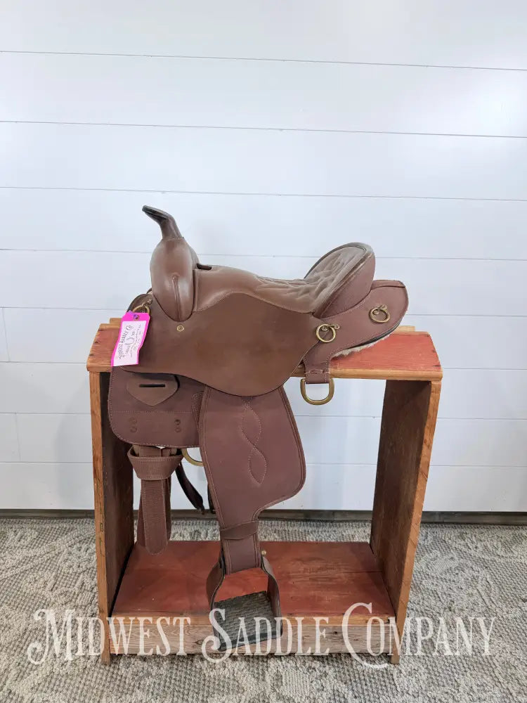 15” King Series Trekker Neutron Western Synthetic Endurance Saddle with Horn Brown - Endurance Saddle