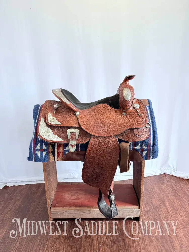 16” Circle Y Western Silver Show Saddle Light Oil Regular Tree