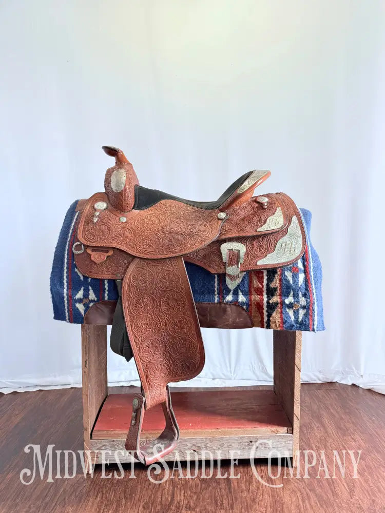 16” Circle Y Western Silver Show Saddle Light Oil Regular Tree