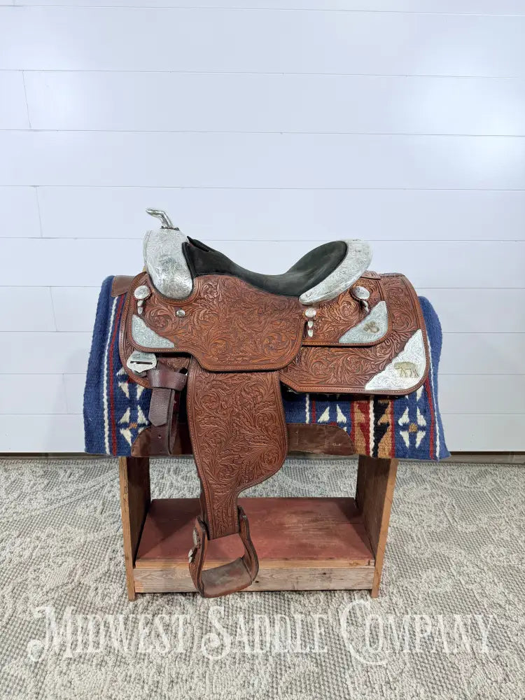 16” Dale Chavez Western Pleasure Show Saddle - 7” Gullet 16” / 7” Western Saddle