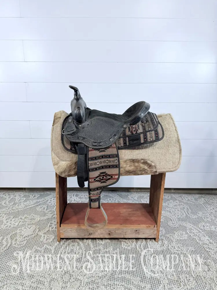 16” Saddle King Synthetic Western Trail Saddle 16” / 7”