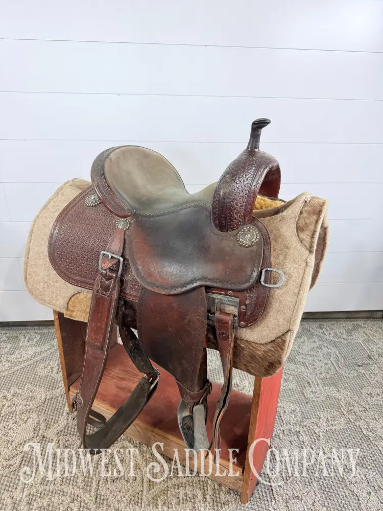 13.5” Martin Saddlery Crown C Barrel Saddle 8” Gullet - Western Saddle