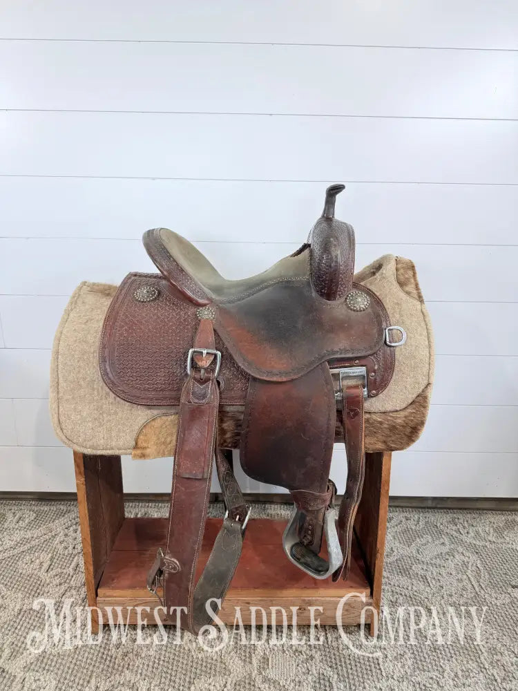 13.5” Martin Saddlery Crown C Barrel Saddle 8” Gullet - Western Saddle