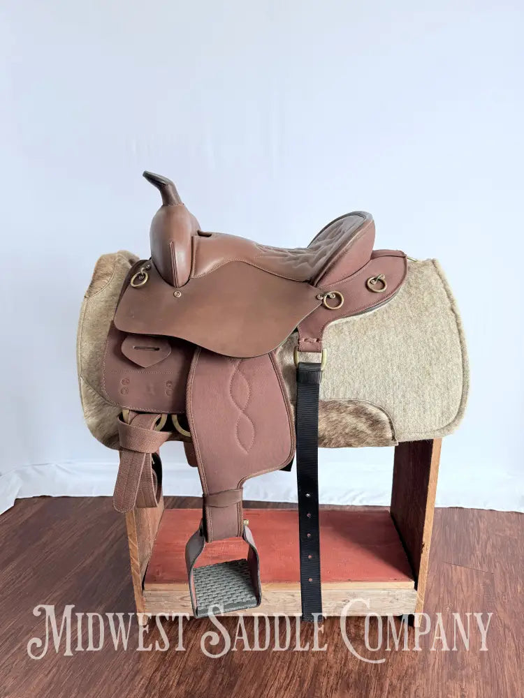 14.5” King Series Trekker Neutron Western Synthetic Endurance Saddle with Horn Brown Endurance Saddle