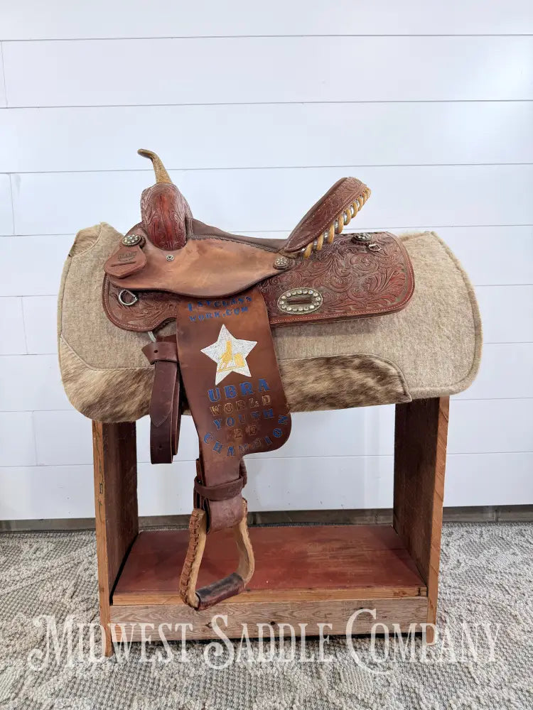 14” Alamo Saddlery Western Trophy Barrel Saddle 6” Gullet - Western Saddle