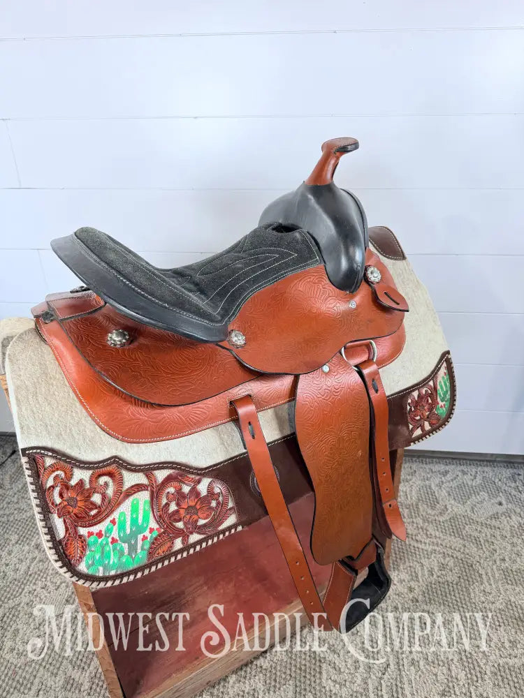 14” Western Leather Trail Saddle Lightweight 6” Gullet - Western Saddle