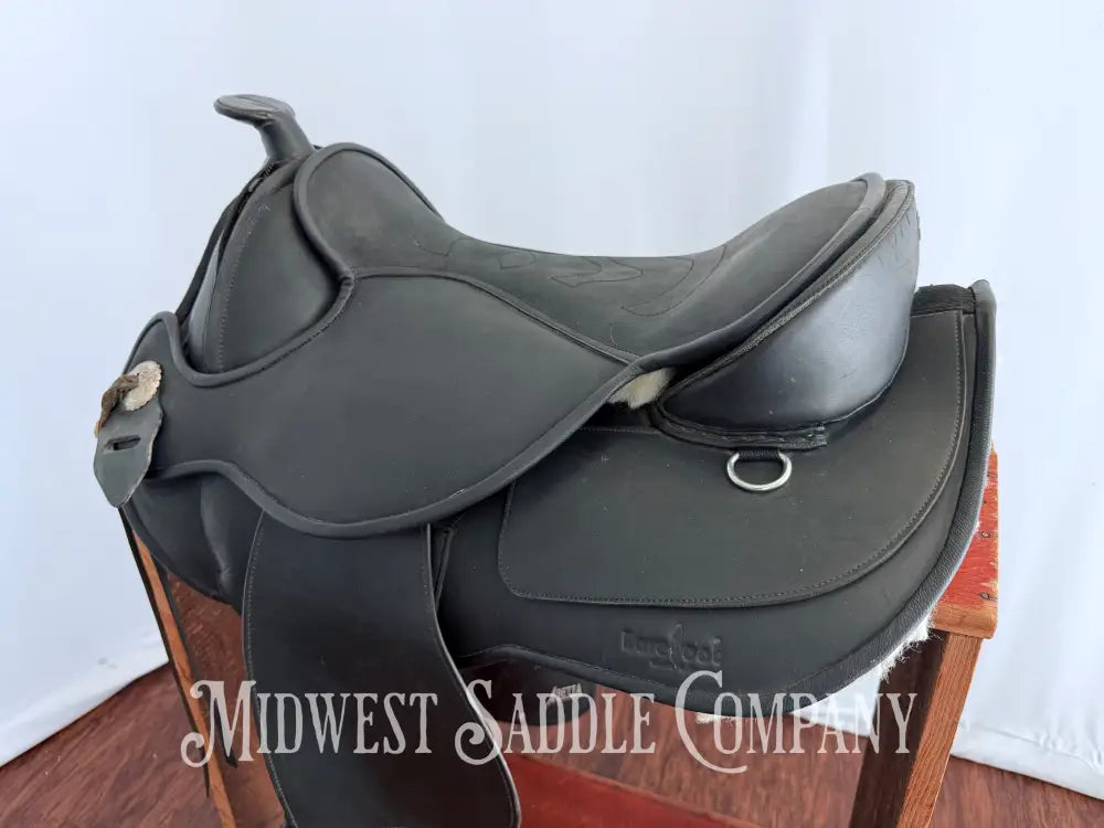15-16” Barefoot Arizona Treeless Western Saddle with Additional Sheepskin Seat Size 2 Western Saddle
