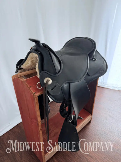15-16” Barefoot Arizona Treeless Western Saddle with Additional Sheepskin Seat Size 2 Western Saddle
