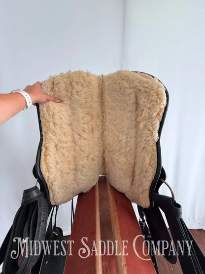 15-16” Barefoot Arizona Treeless Western Saddle with Additional Sheepskin Seat Size 2 Western Saddle