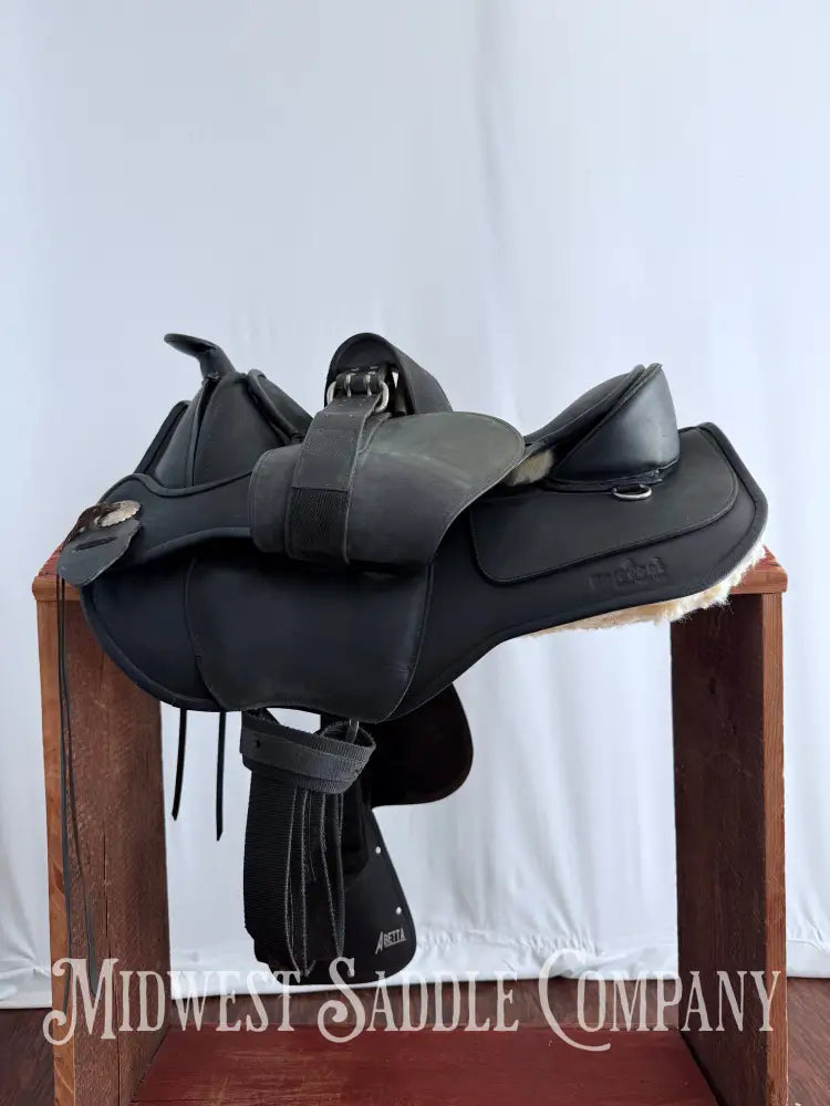 15-16” Barefoot Arizona Treeless Western Saddle with Additional Sheepskin Seat Size 2 Western Saddle