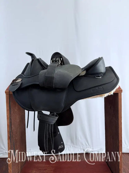 15-16” Barefoot Arizona Treeless Western Saddle with Additional Sheepskin Seat Size 2 Western Saddle