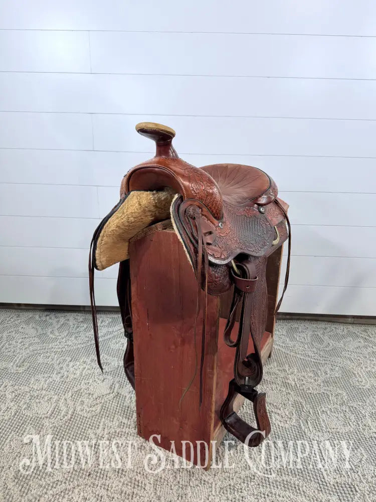 15.5” Tex Tan Hereford Brand Western Saddle Acorn & Oak Leaf Tooling Swivel Stirrups - 6” Gullet