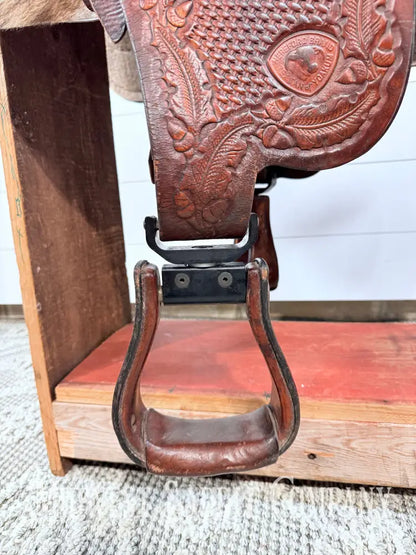 15.5” Tex Tan Hereford Brand Western Saddle Acorn & Oak Leaf Tooling Swivel Stirrups - 6” Gullet