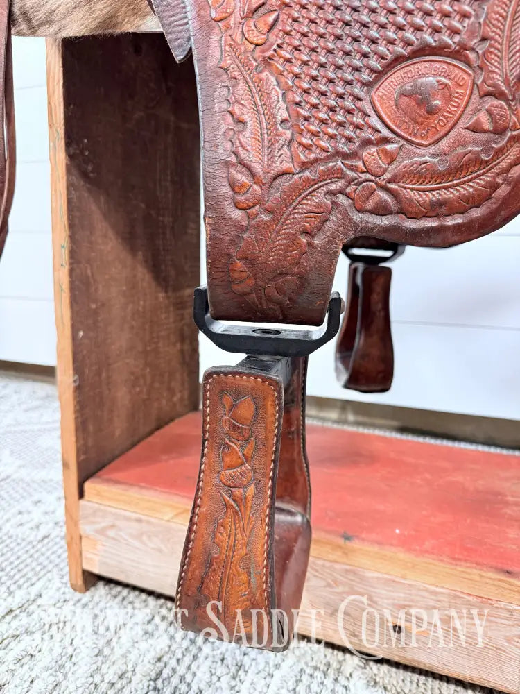 15.5” Tex Tan Hereford Brand Western Saddle Acorn & Oak Leaf Tooling Swivel Stirrups - 6” Gullet
