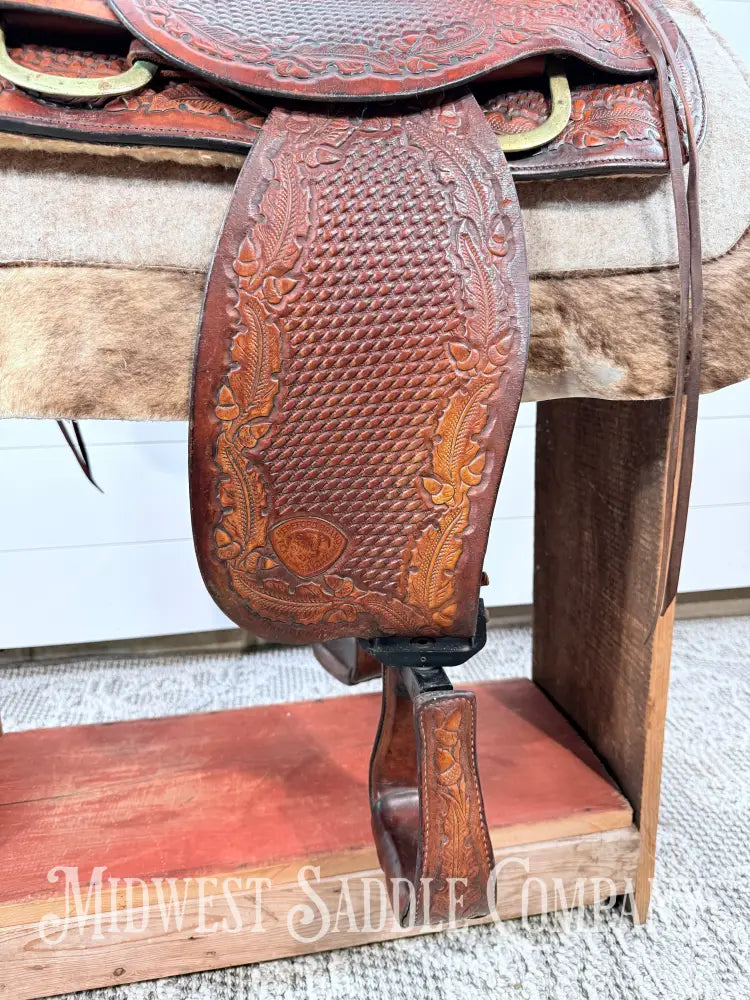 15.5” Tex Tan Hereford Brand Western Saddle Acorn & Oak Leaf Tooling Swivel Stirrups - 6” Gullet