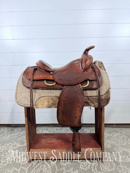 15.5” Tex Tan Hereford Brand Western Saddle Acorn & Oak Leaf Tooling Swivel Stirrups - 6” Gullet