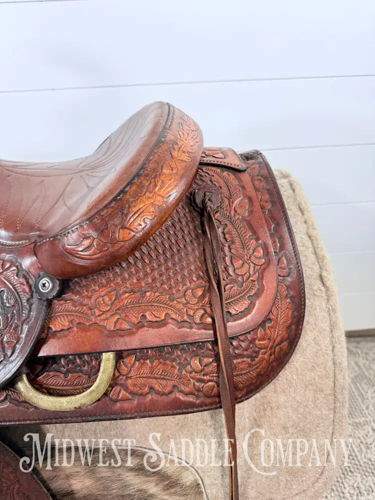 15.5” Tex Tan Hereford Brand Western Saddle Acorn & Oak Leaf Tooling Swivel Stirrups - 6” Gullet