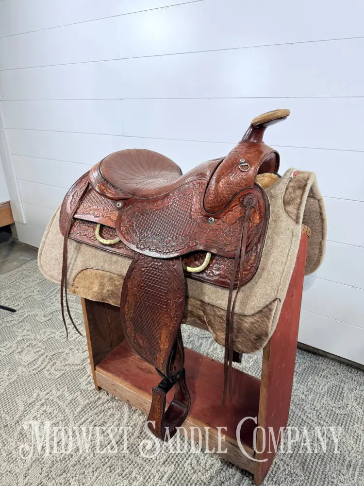 15.5” Tex Tan Hereford Brand Western Saddle Acorn & Oak Leaf Tooling Swivel Stirrups - 6” Gullet
