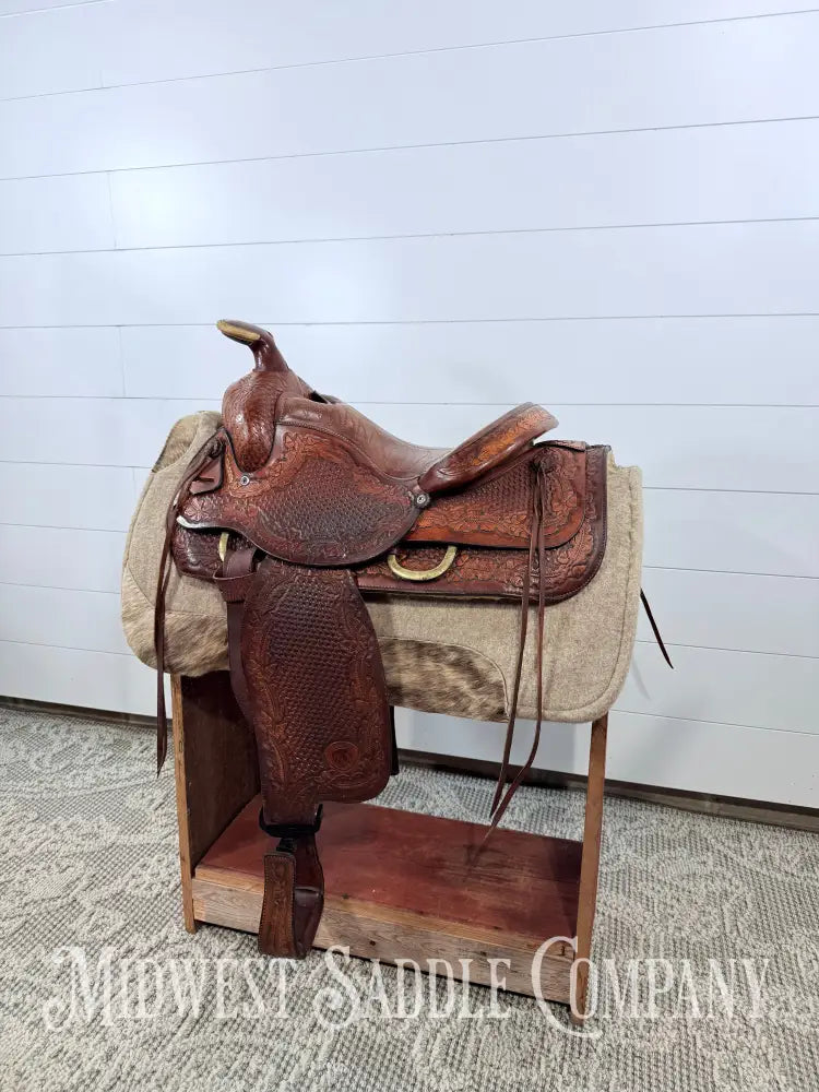 15.5” Tex Tan Hereford Brand Western Saddle Acorn & Oak Leaf Tooling Swivel Stirrups - 6” Gullet