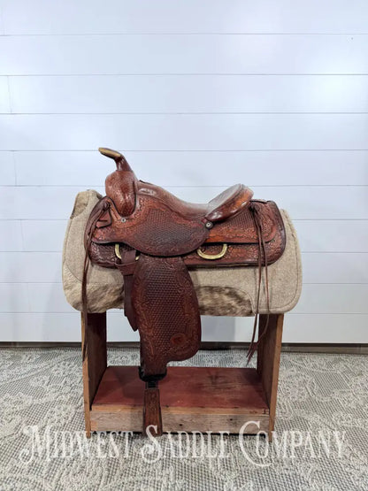 15.5” Tex Tan Hereford Brand Western Saddle Acorn & Oak Leaf Tooling Swivel Stirrups - 6” Gullet