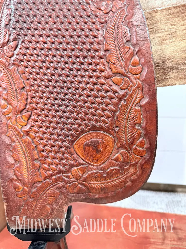 15.5” Tex Tan Hereford Brand Western Saddle Acorn & Oak Leaf Tooling Swivel Stirrups - 6” Gullet
