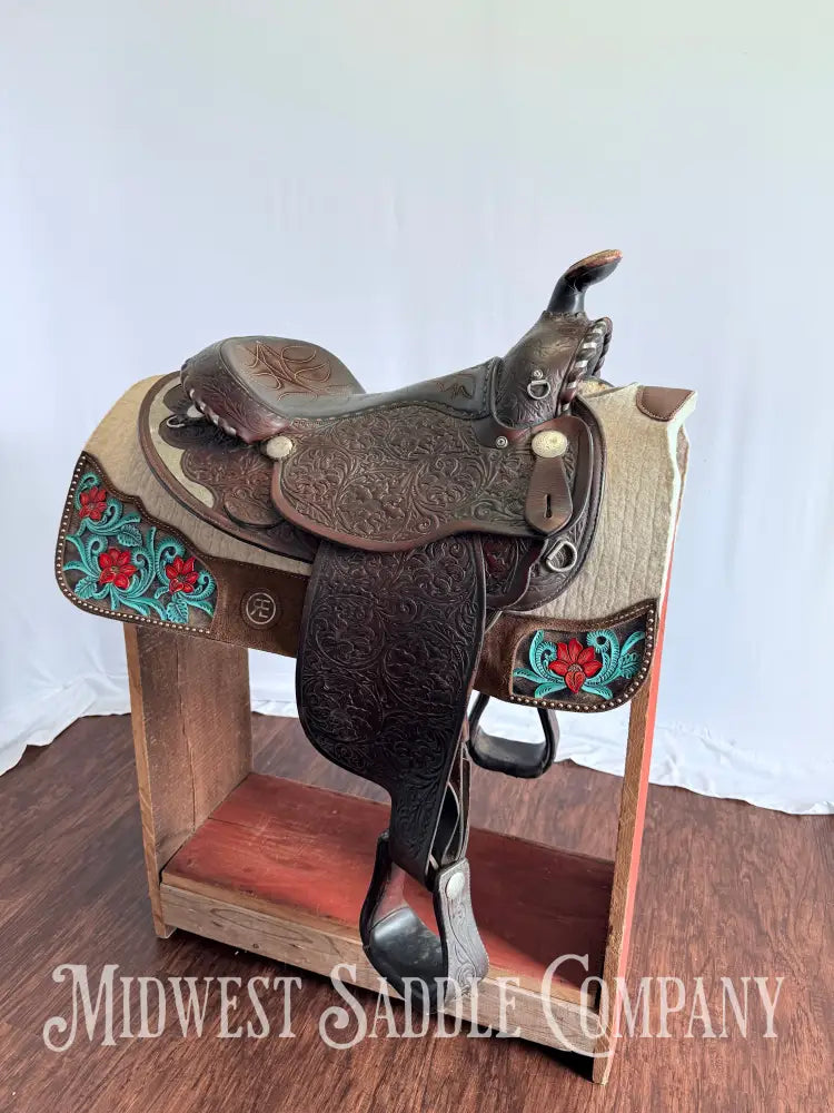 15” Circle Y Arabian Western Show Saddle with Round Skirt