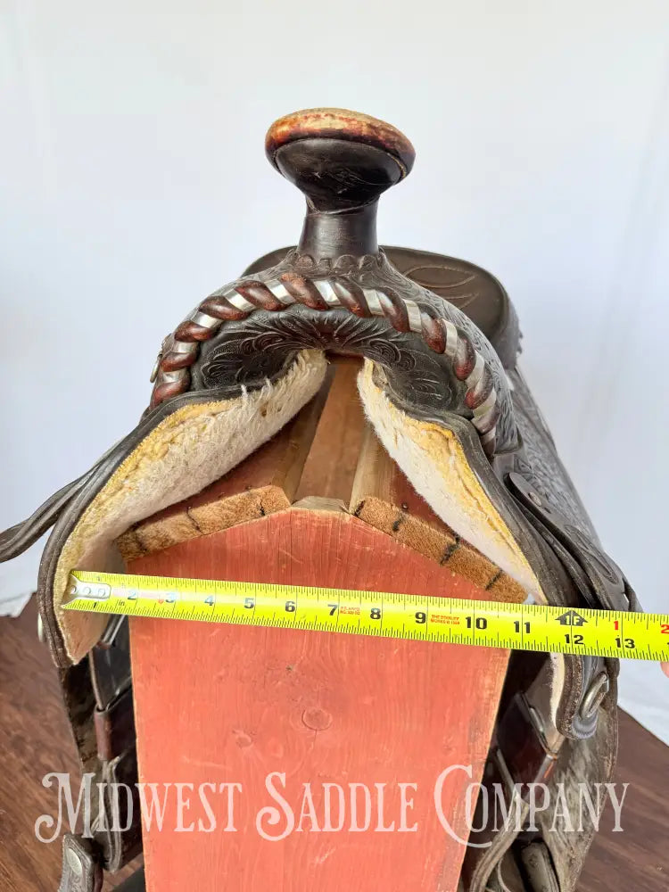 15” Circle Y Arabian Western Show Saddle with Round Skirt