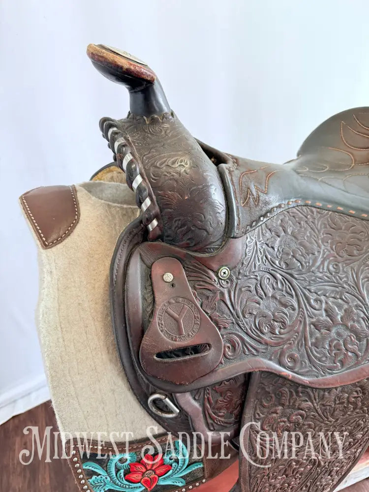 15” Circle Y Arabian Western Show Saddle with Round Skirt