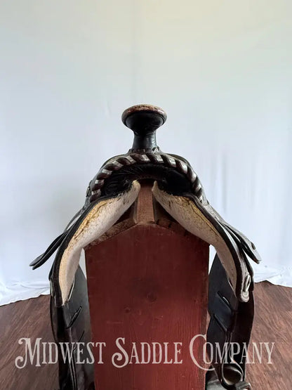 15” Circle Y Arabian Western Show Saddle with Round Skirt
