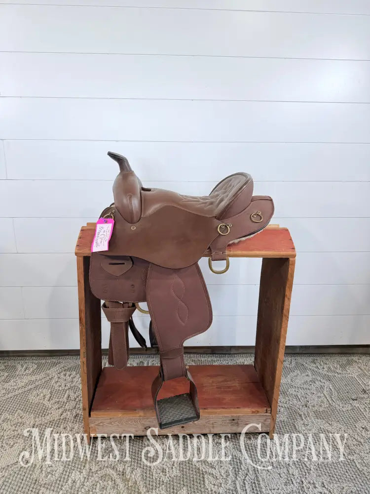 15” King Series Trekker Neutron Western Synthetic Endurance Saddle with Horn Brown - Endurance Saddle