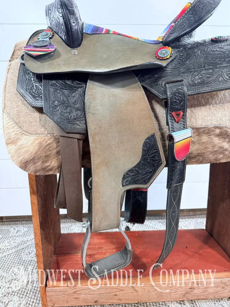 15” Silver Royal Serape Print Black Leather Barrel Saddle Western Saddle
