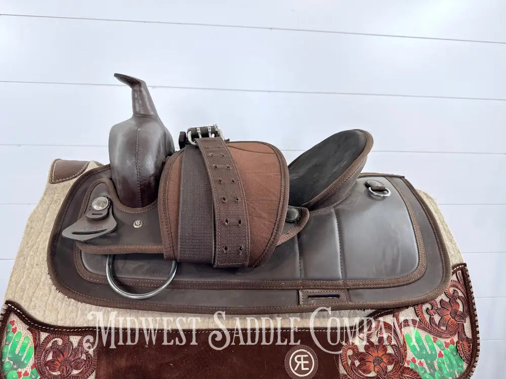 15” Weaver Synthetic Western Trail Saddle Lightweight 6” Gullet