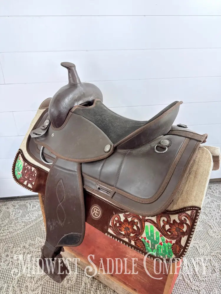 15” Weaver Synthetic Western Trail Saddle Lightweight 6” Gullet