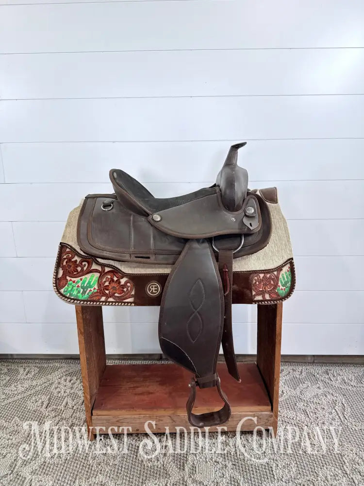 15” Weaver Synthetic Western Trail Saddle Lightweight 6” Gullet