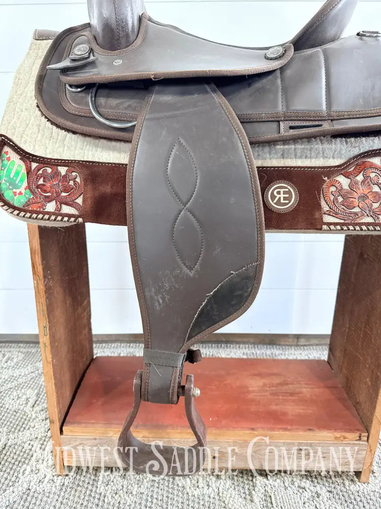 15” Weaver Synthetic Western Trail Saddle Lightweight 6” Gullet
