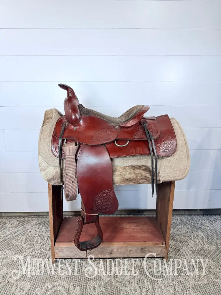 15” Western Leather All Around Trail Saddle 6” Gullet - Western Saddle
