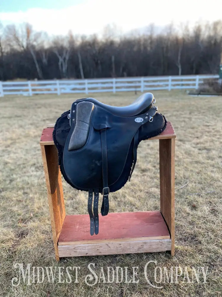 16.5” Hillview Farms Endurance Cutback Saddle - Flex Panel System