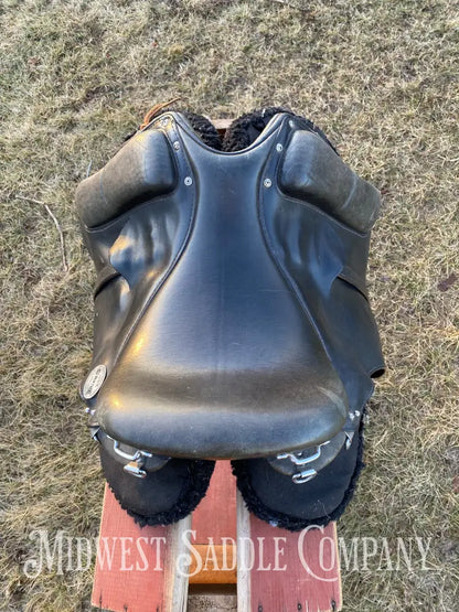 16.5” Hillview Farms Endurance Cutback Saddle - Flex Panel System
