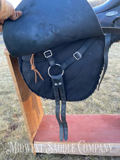 16.5” Hillview Farms Endurance Cutback Saddle - Flex Panel System