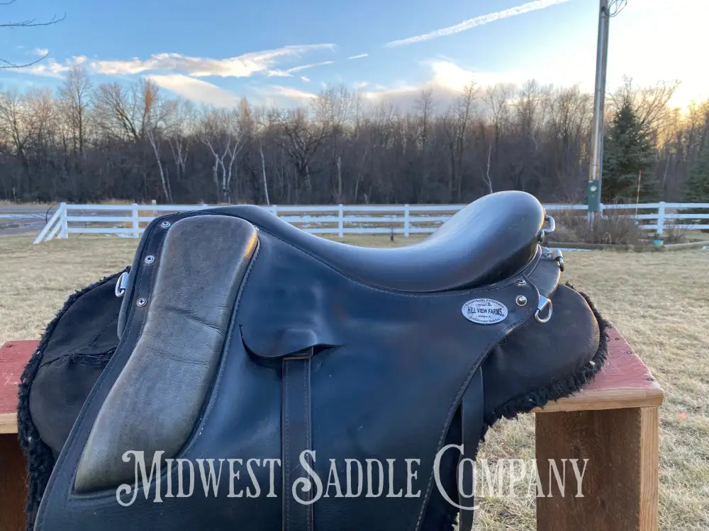 16.5” Hillview Farms Endurance Cutback Saddle - Flex Panel System