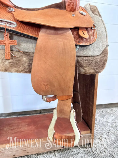 16” Circle Y Western Barrel Saddle Wide Tree FQHB 7” Gullet - 16” / 7” - Western Saddle