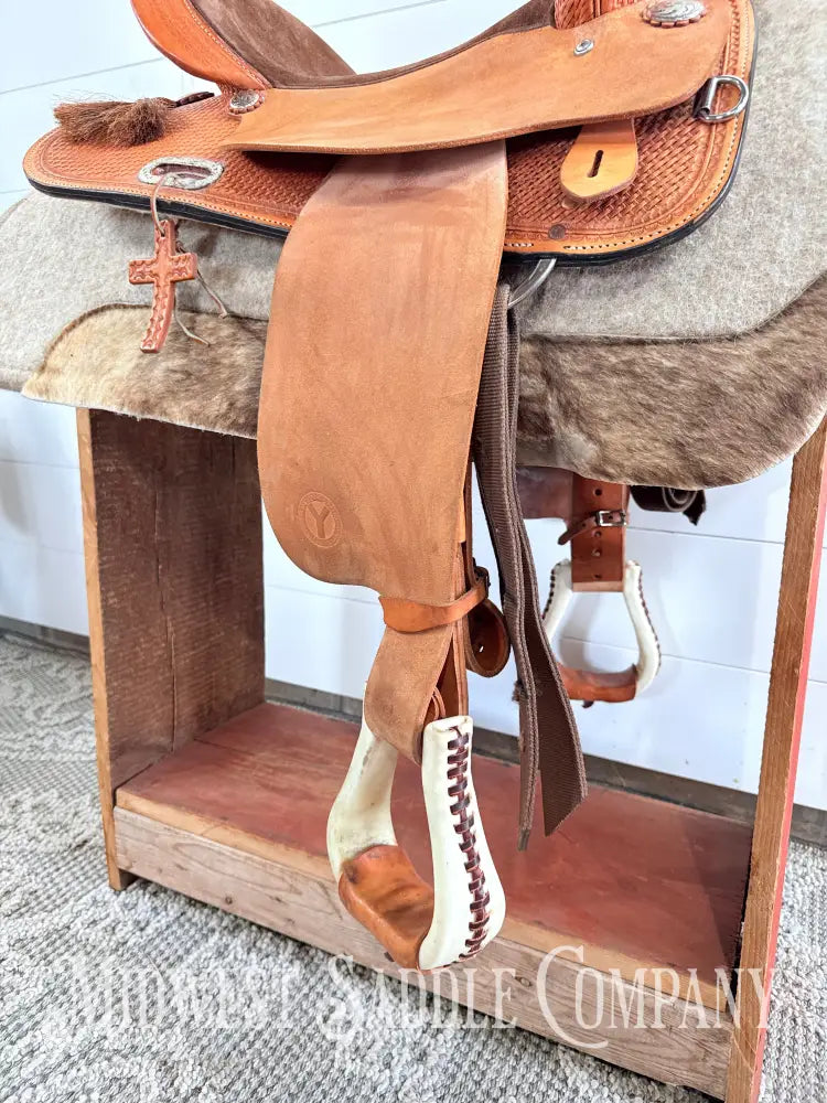 16” Circle Y Western Barrel Saddle Wide Tree FQHB 7” Gullet - 16” / 7” - Western Saddle