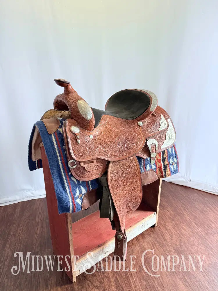 16” Circle Y Western Silver Show Saddle Light Oil Regular Tree
