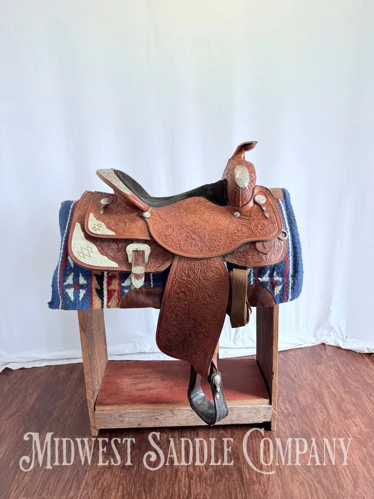 16” Circle Y Western Silver Show Saddle Light Oil Regular Tree