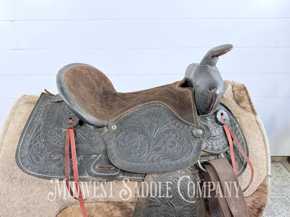 16” Classic Black Leather Western Trail Saddle - 6” Gullet 16” / 6” Western Saddle