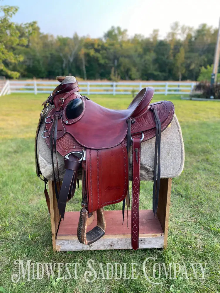 16” J.c. Martin Western Wade Saddle - Matching Breast Collar Barbed Wire Leather Tooling